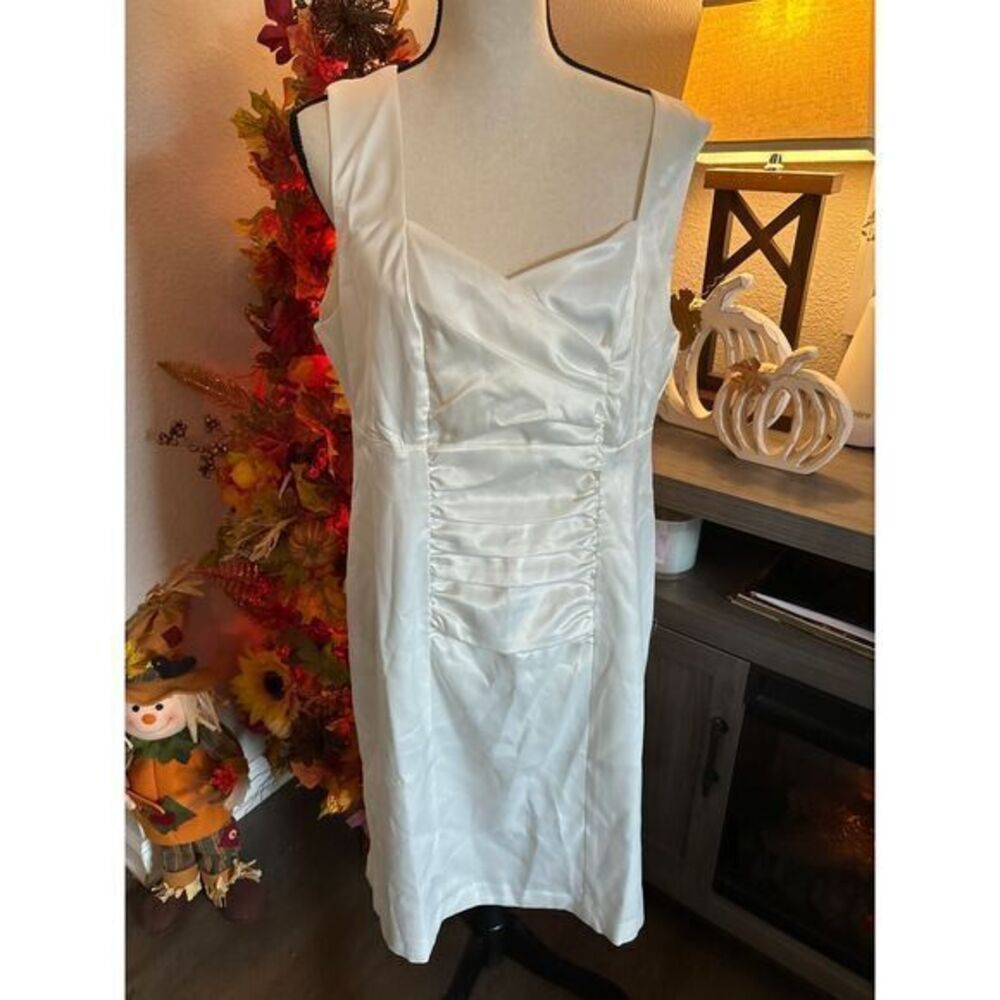 Monroe & Main women's dress 14 white